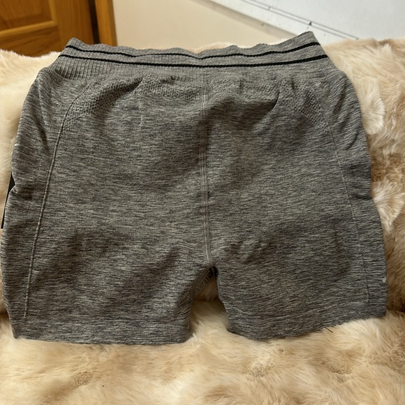 Womens seamless workout shorts m/l new grey - Picture 4 of 7